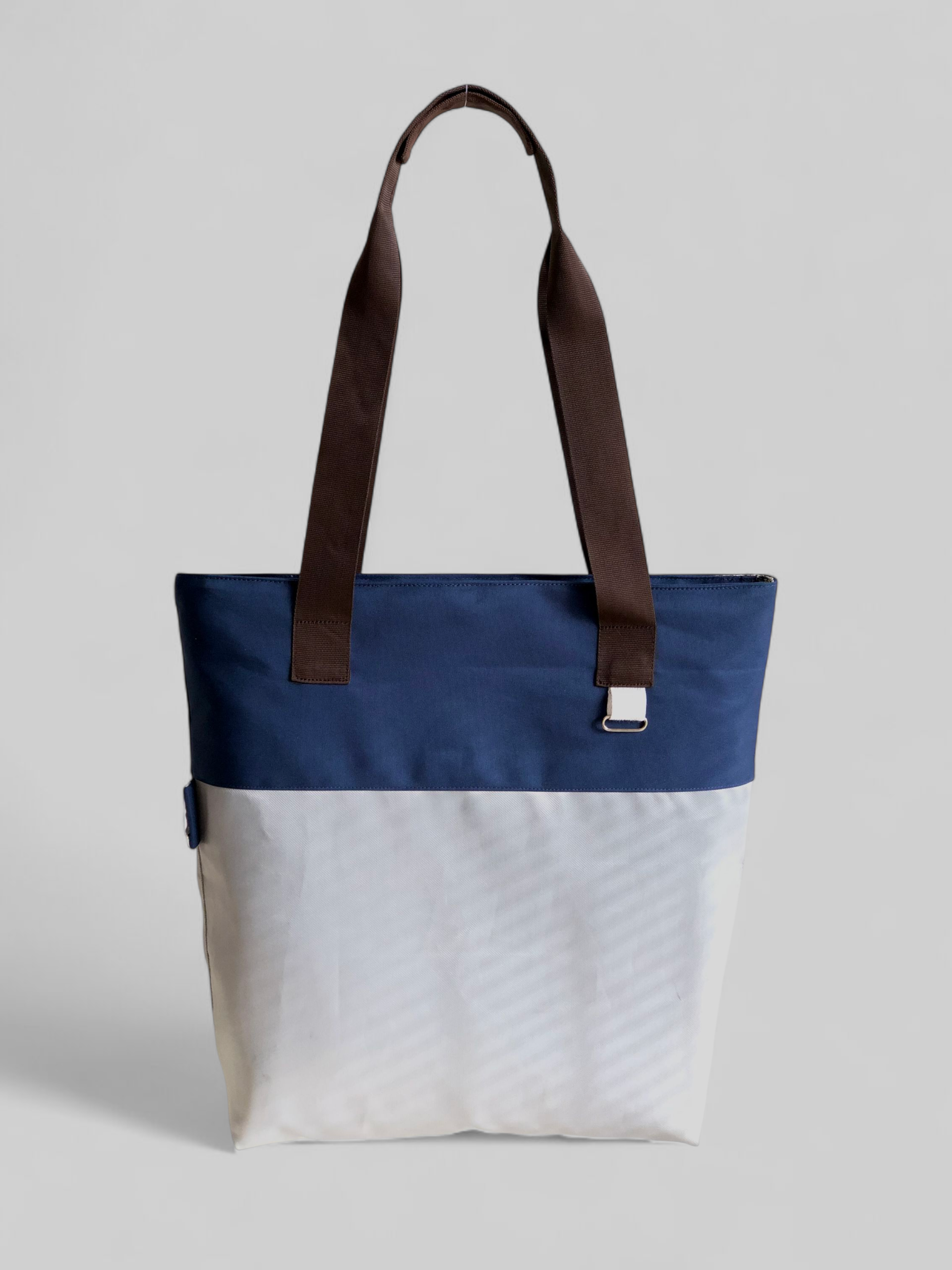Women D582 Mirage Blue Tote Bag