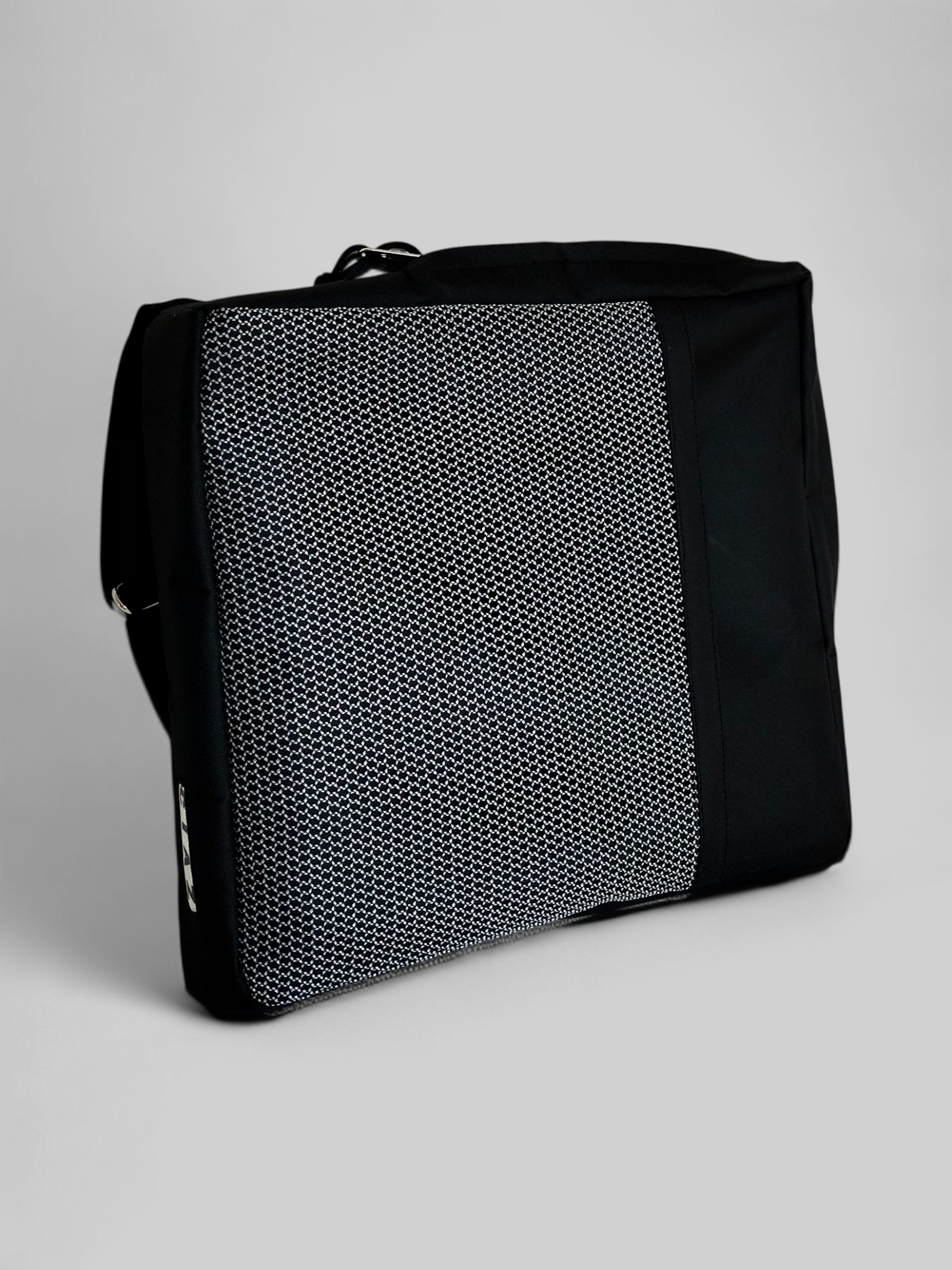 Women X702 Raven Black Crossbody bag